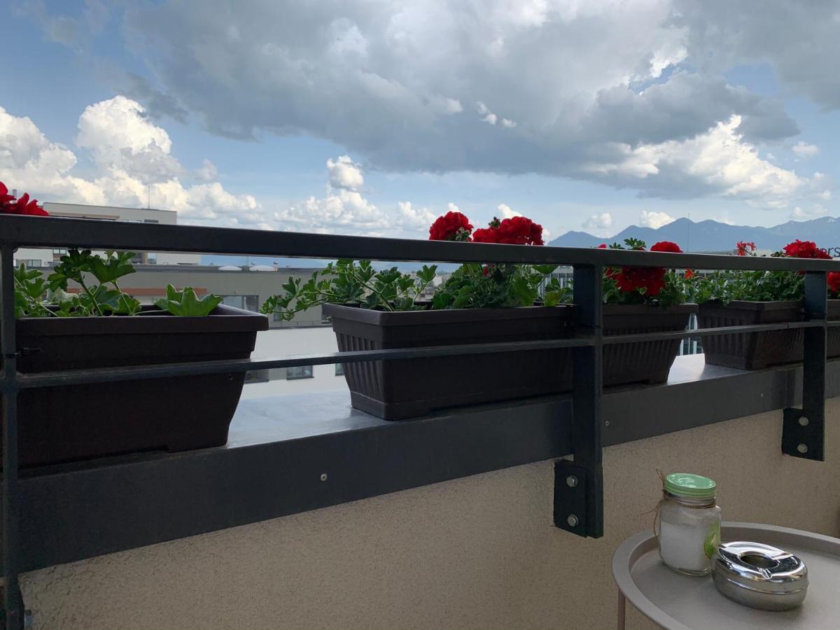 Executive Apartment Avantgarden Coresi Brasov Bagian luar foto