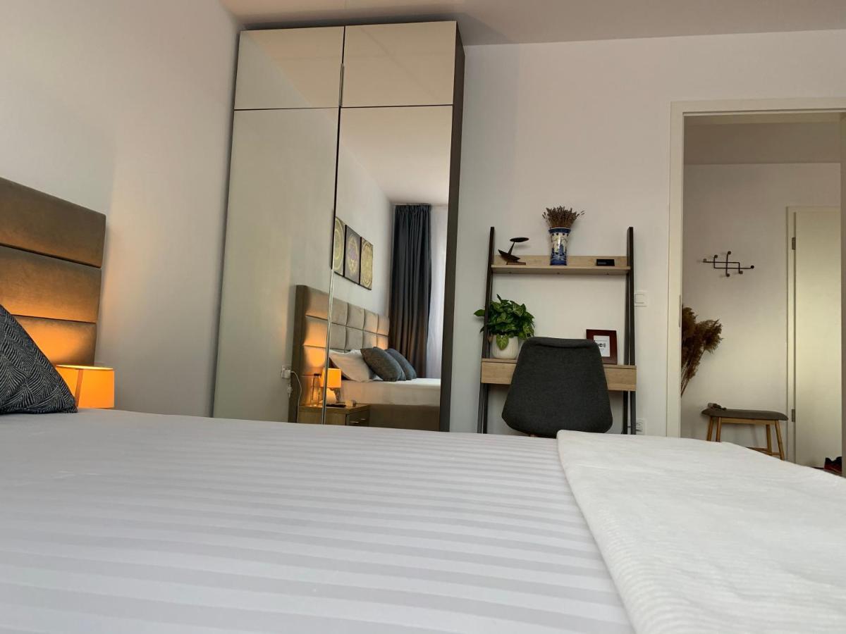 Executive Apartment Avantgarden Coresi Brasov Bagian luar foto