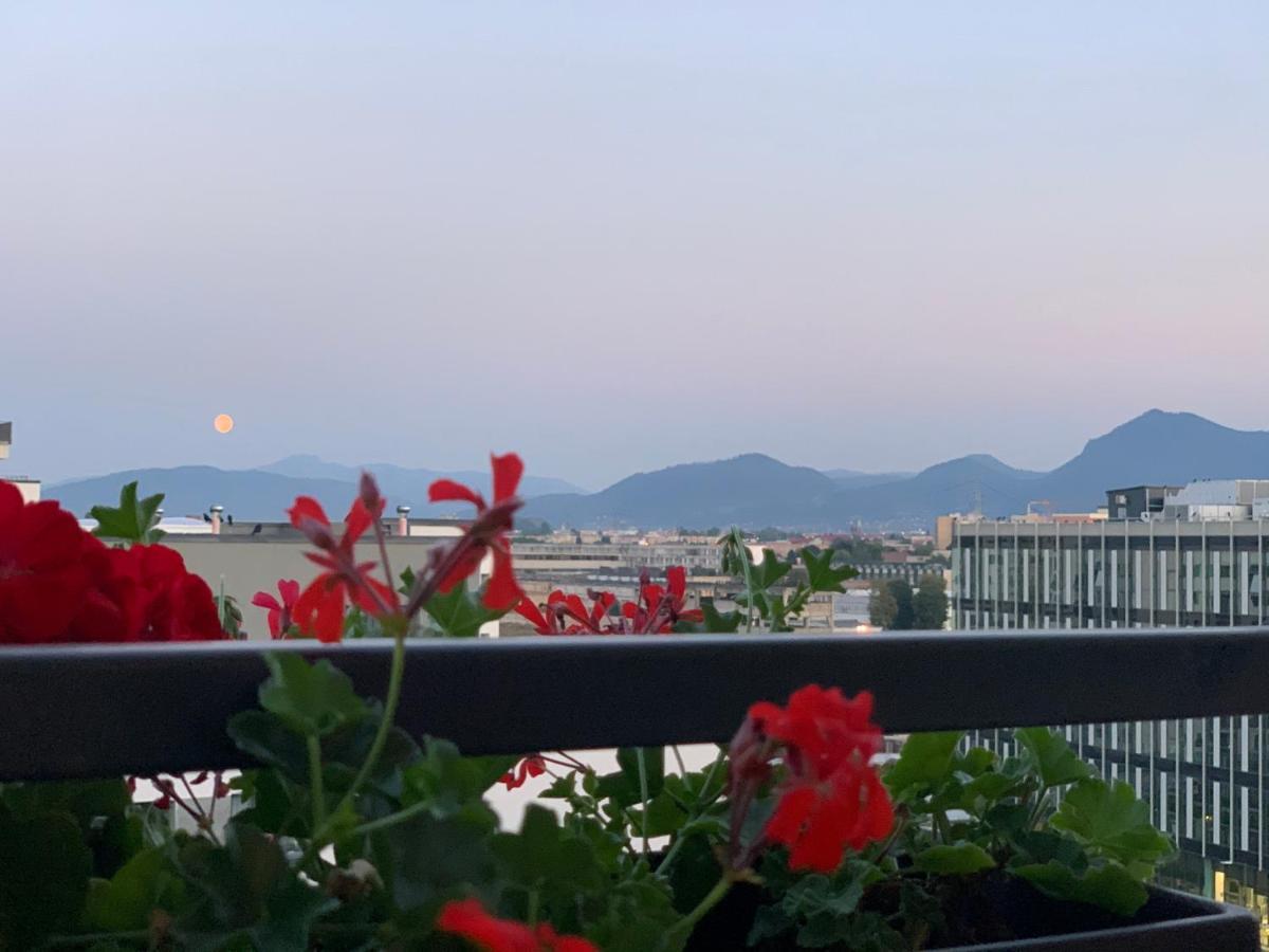 Executive Apartment Avantgarden Coresi Brasov Bagian luar foto